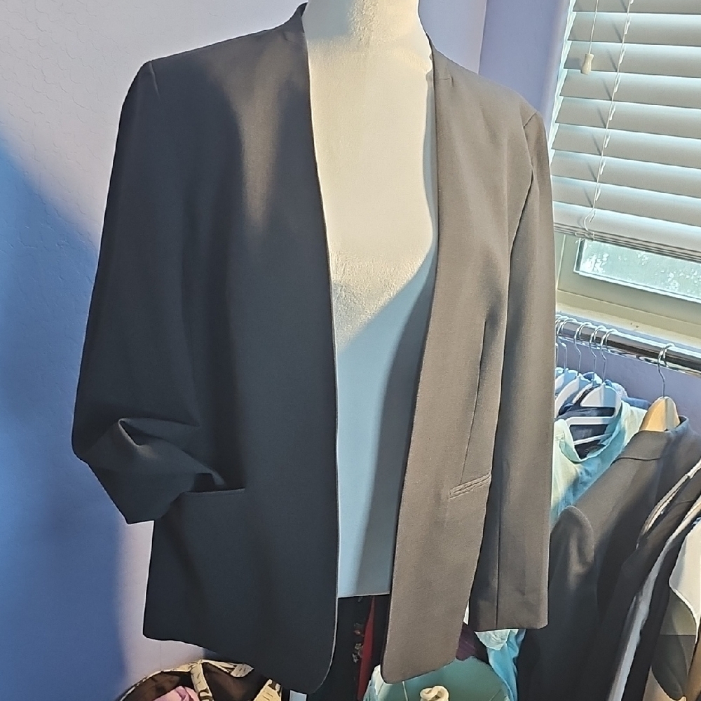 NWOT Classic Grey Blazer Bar lll
